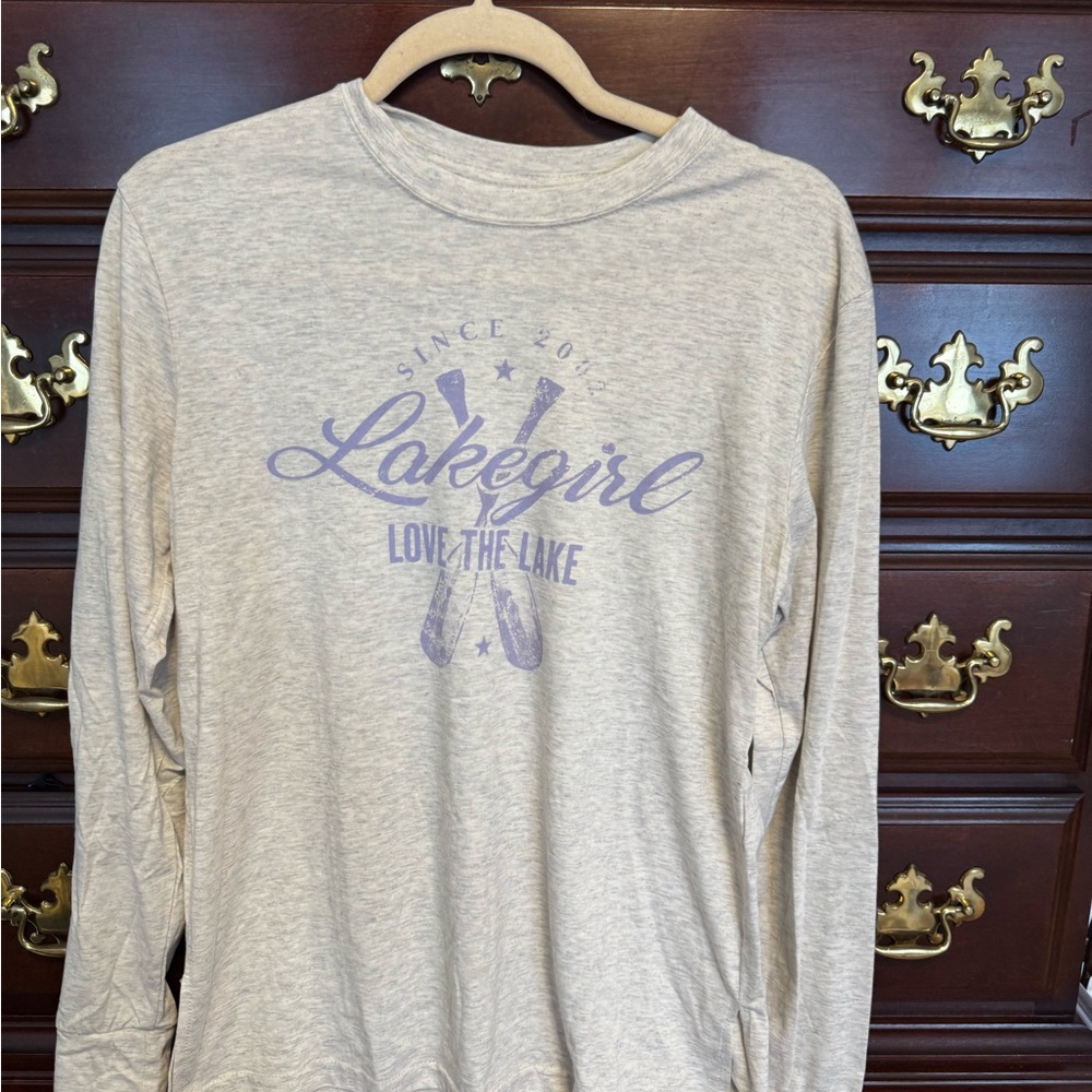 Lakegirl Heather Gray Long Sleeve Tee